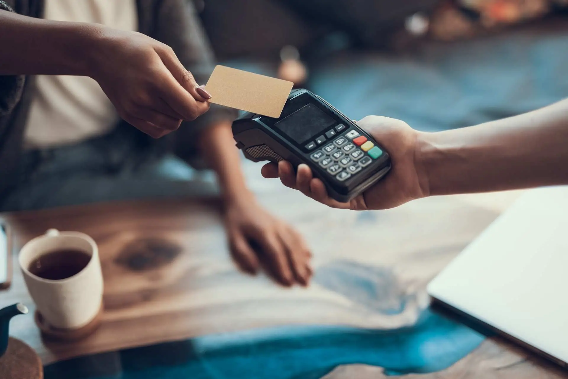 How to maximise your gains as a merchant with optimised contactless payments